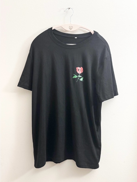 Other - 5/$15 🩷 MUST BUNDLE Men's Black Tee with Rose Graphic